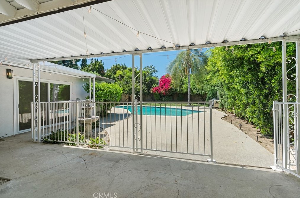 6747 Blewett Ave, Van Nuys CA  91406-6014 exterior