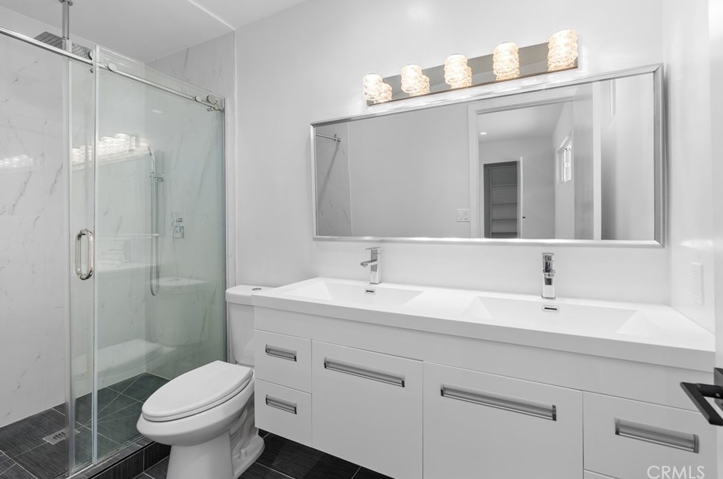 6747 Blewett Ave, Van Nuys CA  91406-6014 exterior