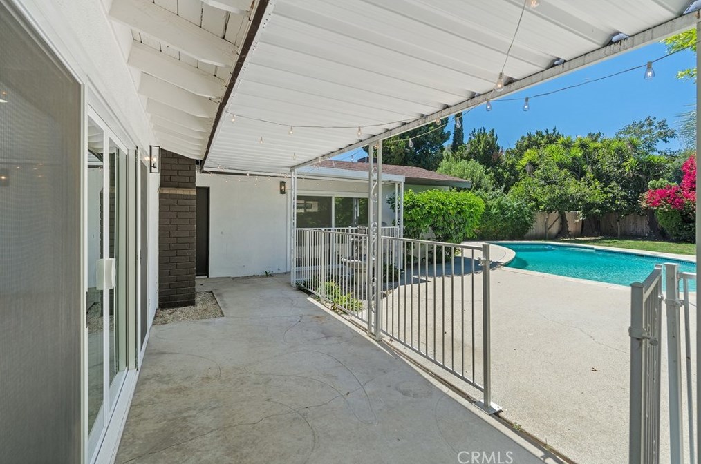 6747 Blewett Ave, Van Nuys CA  91406-6014 exterior