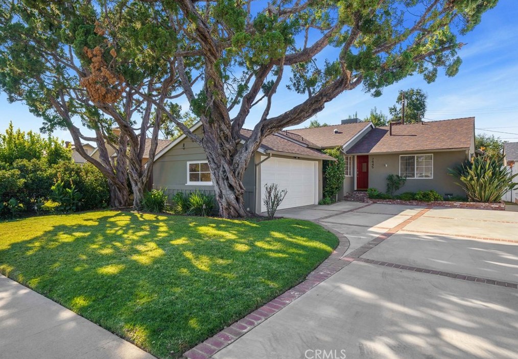 7445 Mammoth Ave, Van Nuys, CA 91405