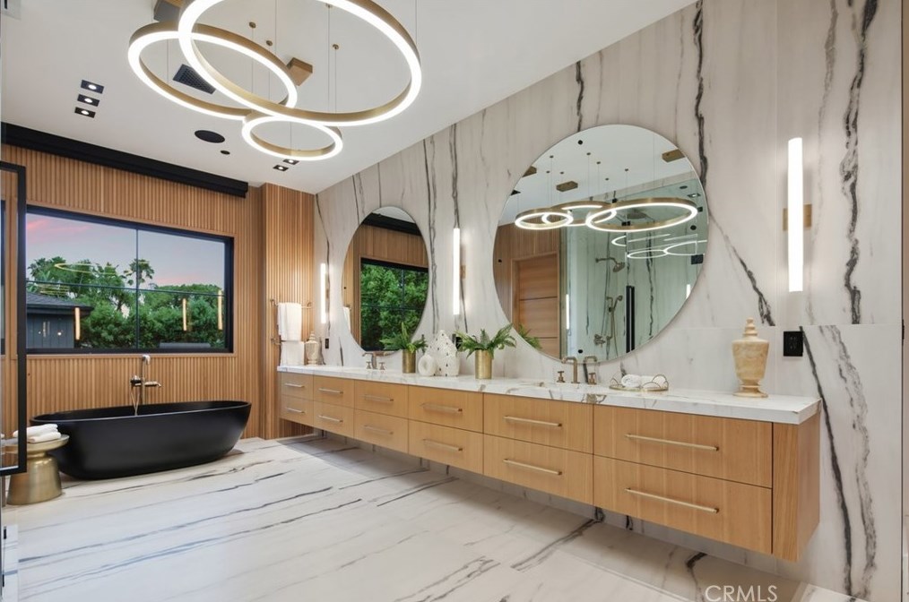 4508 Haskell Ave, Van Nuys CA  91436-3148 exterior