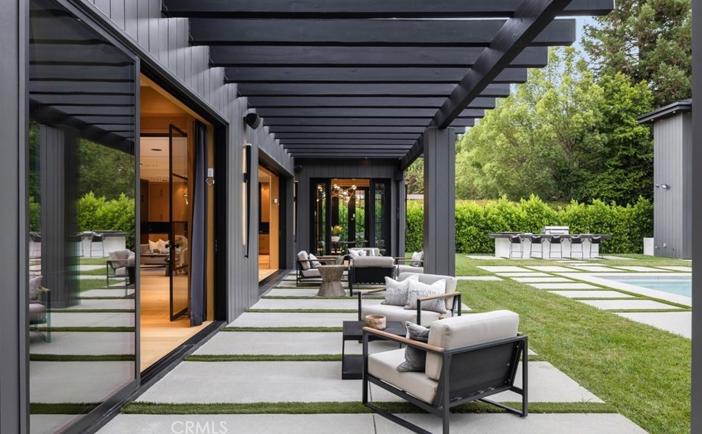 4508 Haskell Ave, Van Nuys CA  91436-3148 exterior