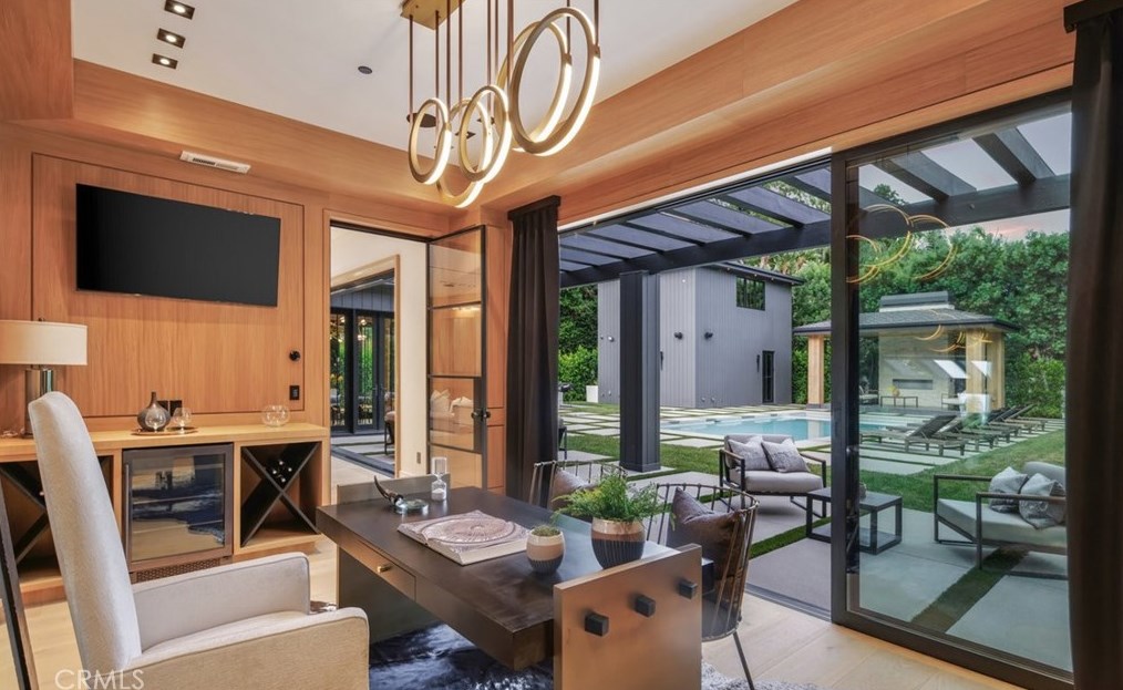 4508 Haskell Ave, Van Nuys CA  91436-3148 exterior