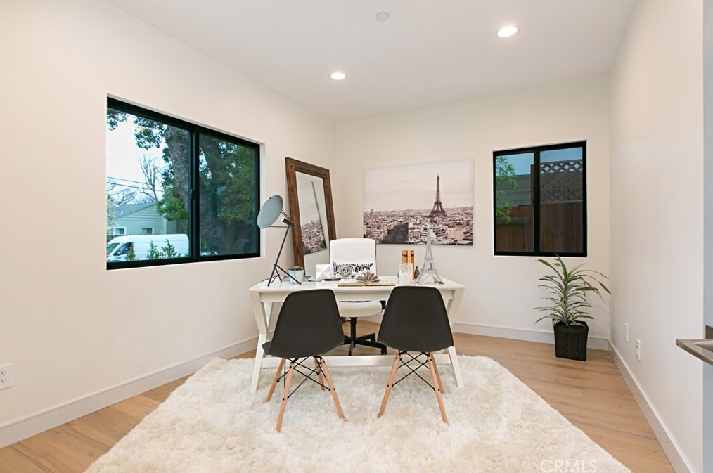 4955 Murietta Ave, Van Nuys CA  91423-1911 exterior