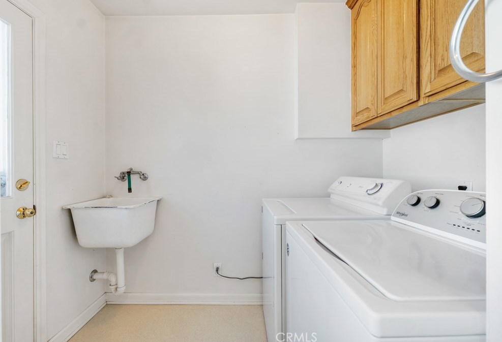 18343 Erwin St, Los Angeles CA  91335-7027 exterior