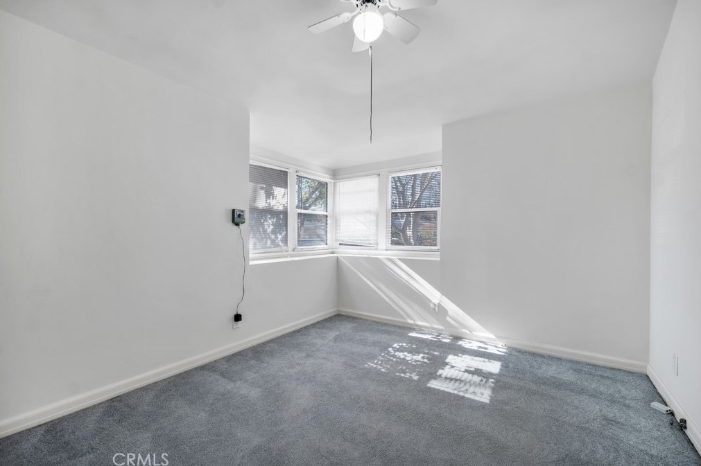 18343 Erwin St, Los Angeles CA  91335-7027 exterior