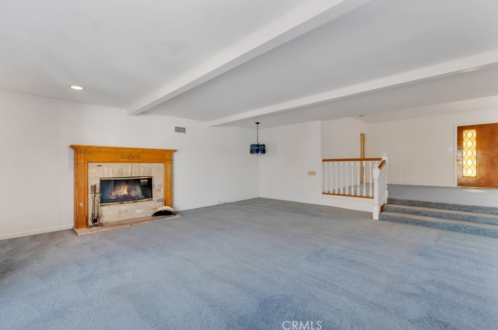 18343 Erwin St, Los Angeles CA  91335-7027 exterior