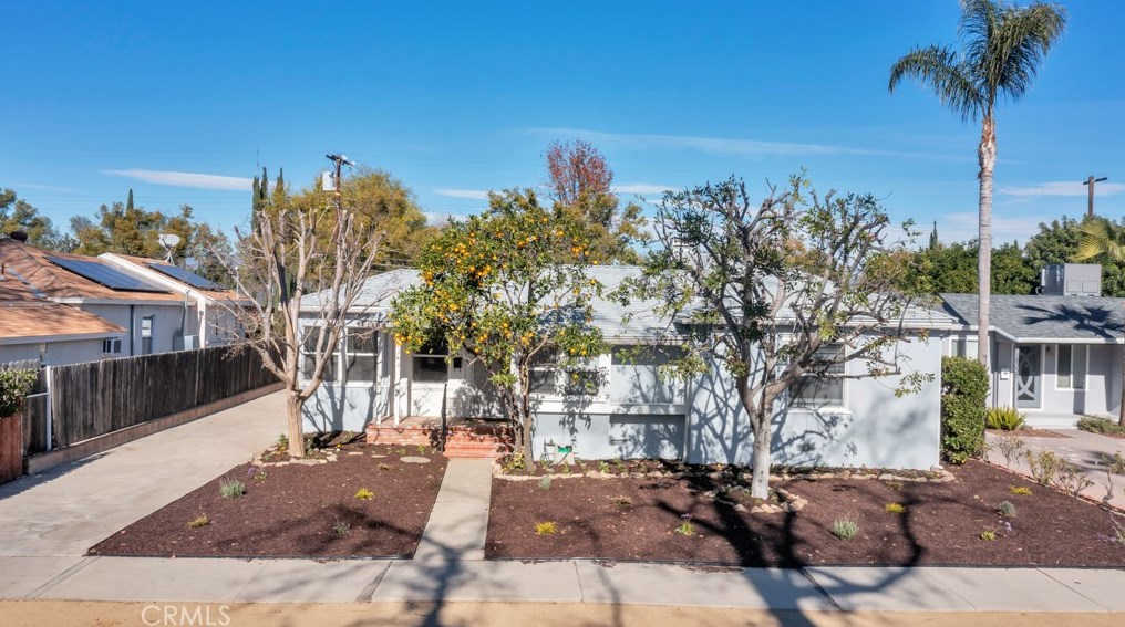 18343 Erwin St, Los Angeles CA  91335-7027 exterior