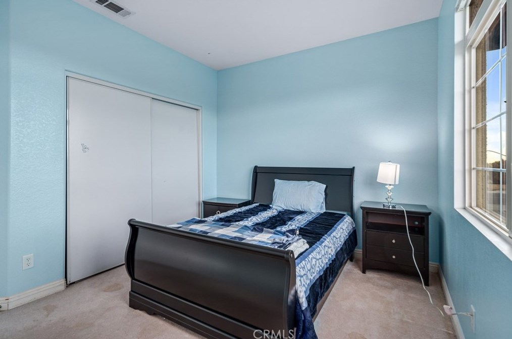 39943 Sunstar St, Palmdale CA  93551-5705 exterior