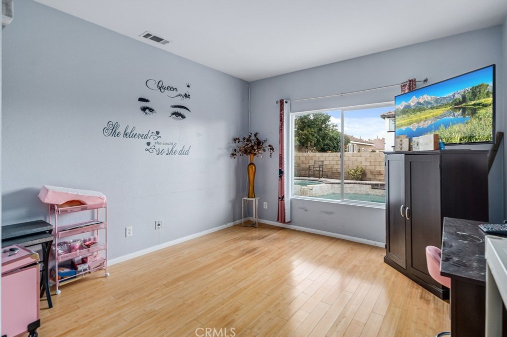 39943 Sunstar St, Palmdale CA  93551-5705 exterior