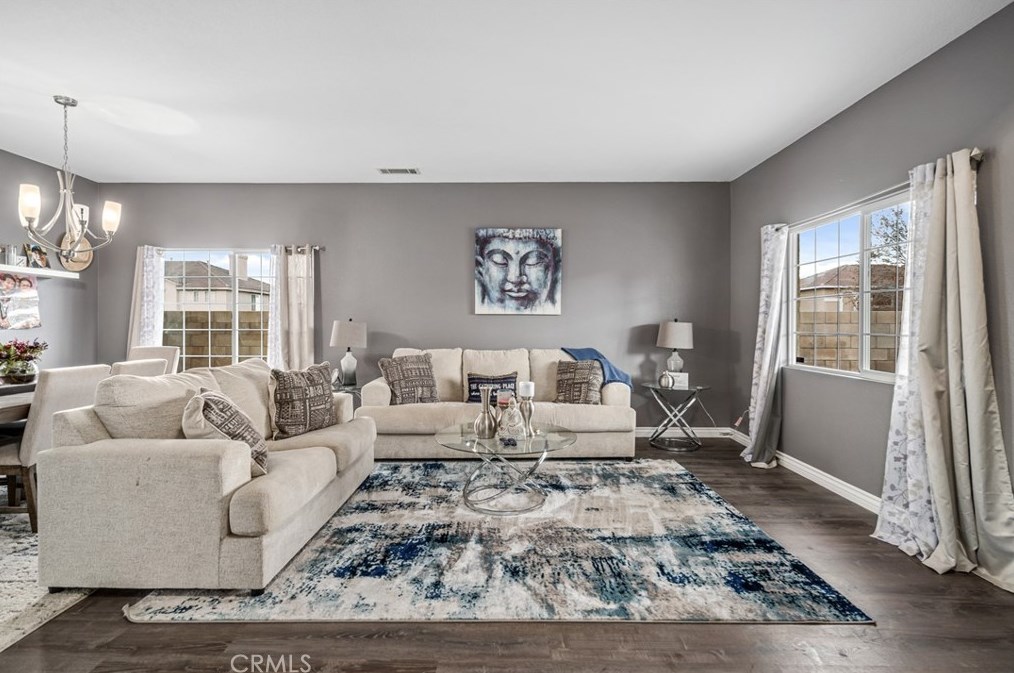 39943 Sunstar St, Palmdale CA  93551-5705 exterior