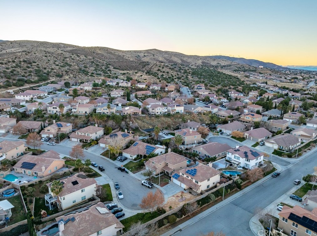 39943 Sunstar St, Palmdale CA  93551-5705 exterior