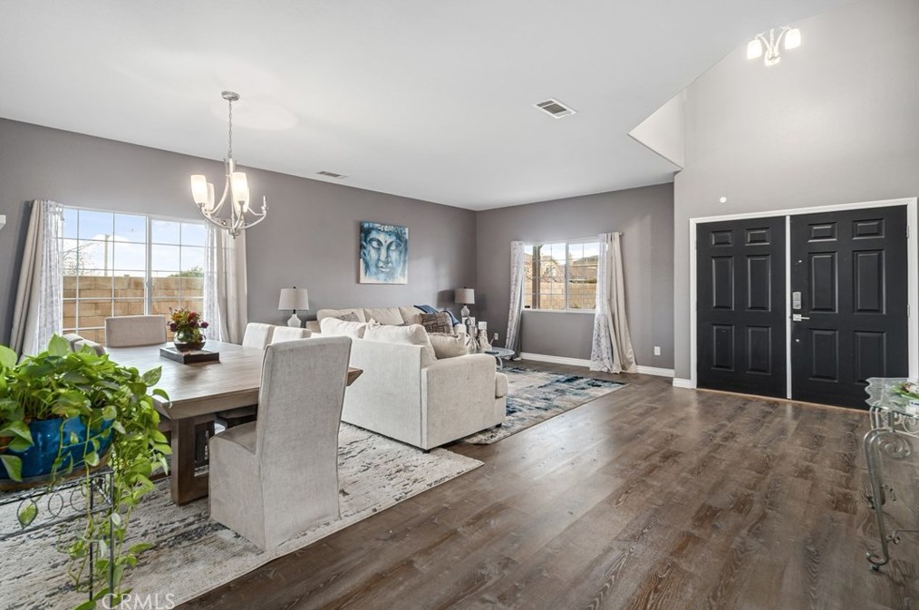 39943 Sunstar St, Palmdale CA  93551-5705 exterior
