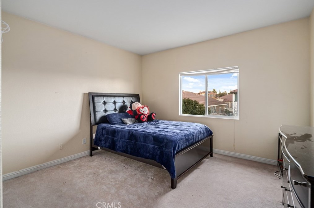 39943 Sunstar St, Palmdale CA  93551-5705 exterior