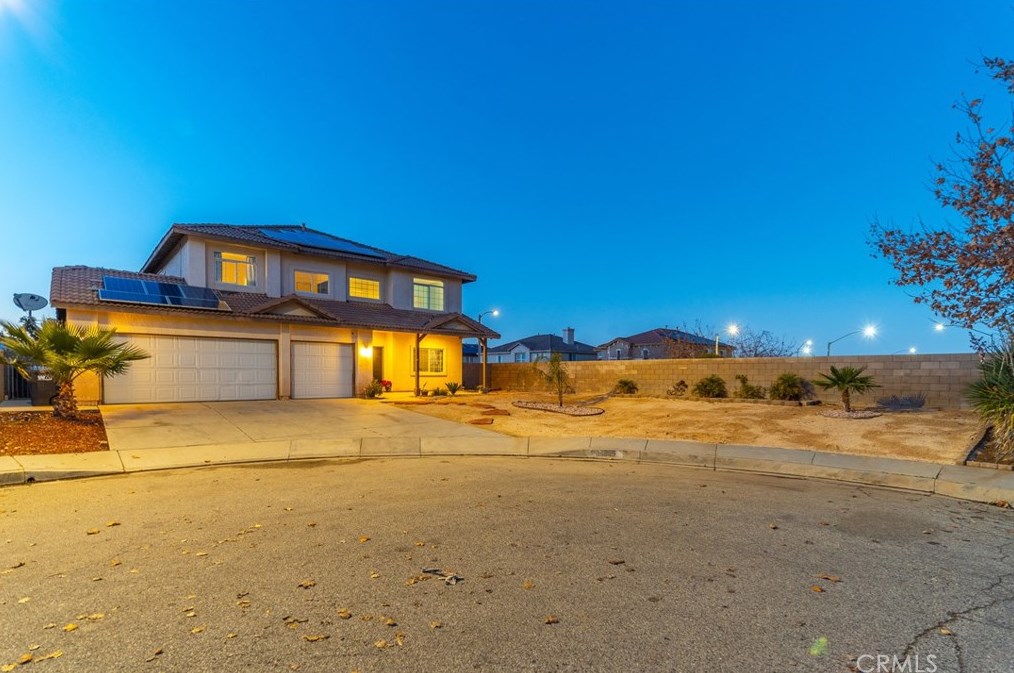 39943 Sunstar St, Palmdale CA  93551-5705 exterior