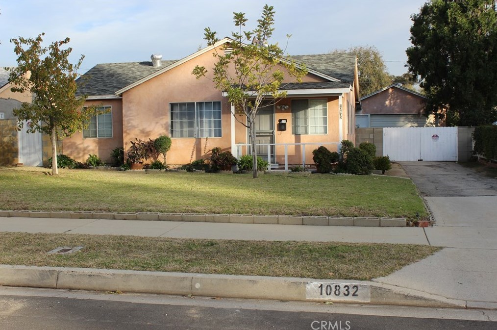 10832 Memory Park Ave, San Fernando, CA 91345