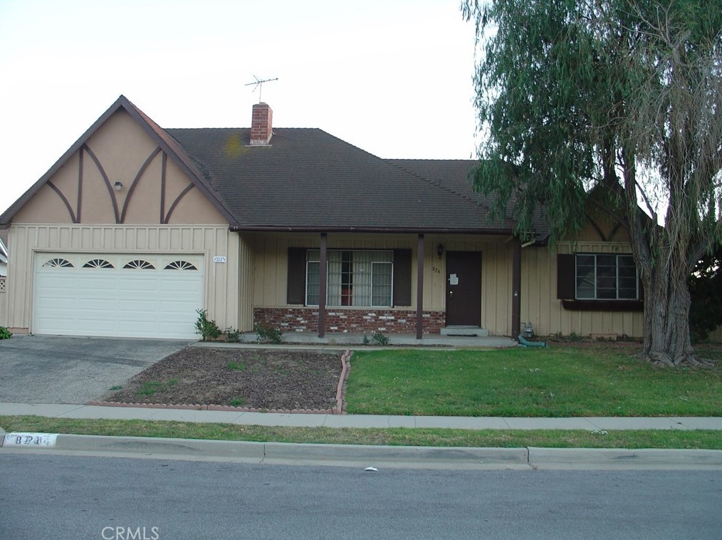 824 Merced Dr, Camarillo, CA 93010-2345