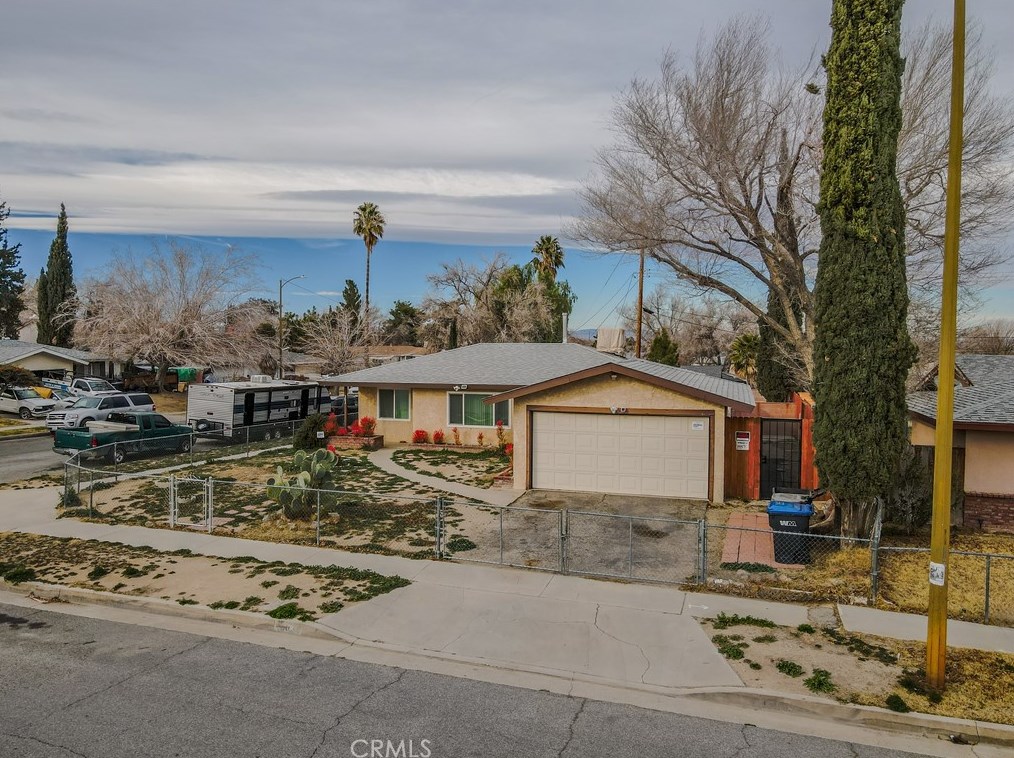 303 E Ave R7, Palmdale, CA 93550