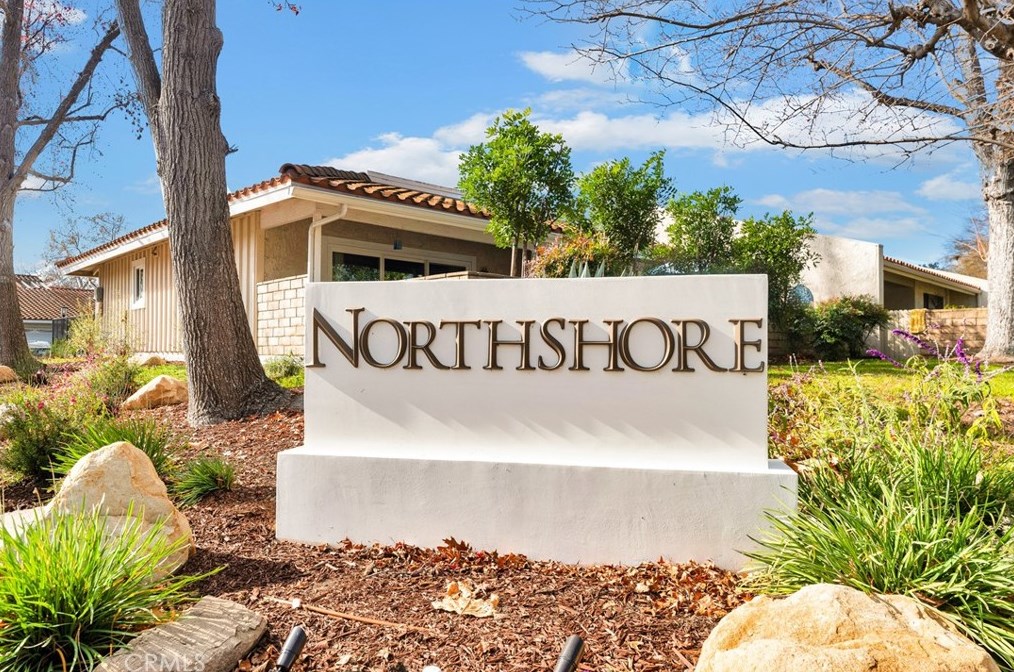 2739 Lakewood Pl, Thousand Oaks CA 91361-3310 exterior