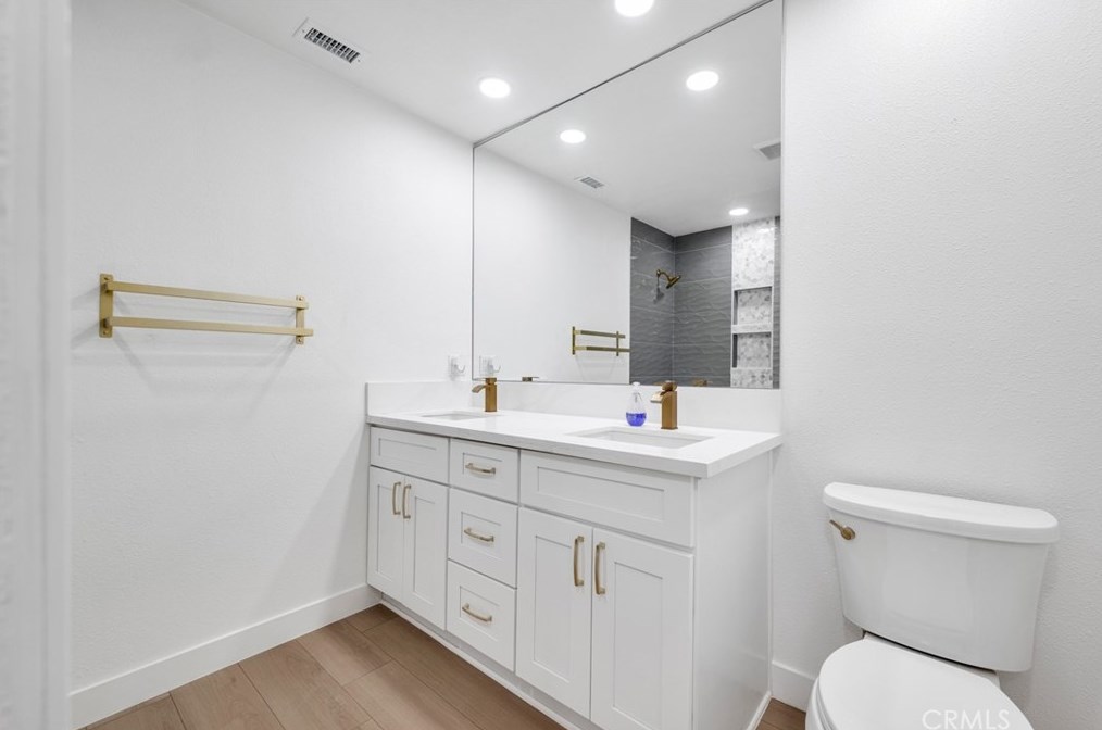 2739 Lakewood Pl, Thousand Oaks CA 91361-3310 exterior