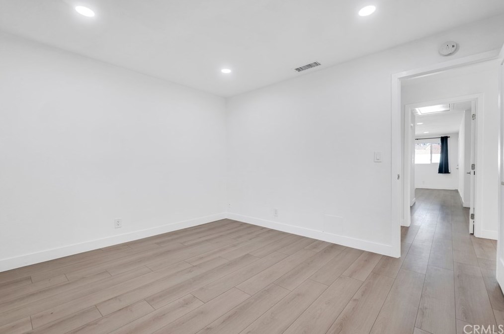 2739 Lakewood Pl, Thousand Oaks CA 91361-3310 exterior