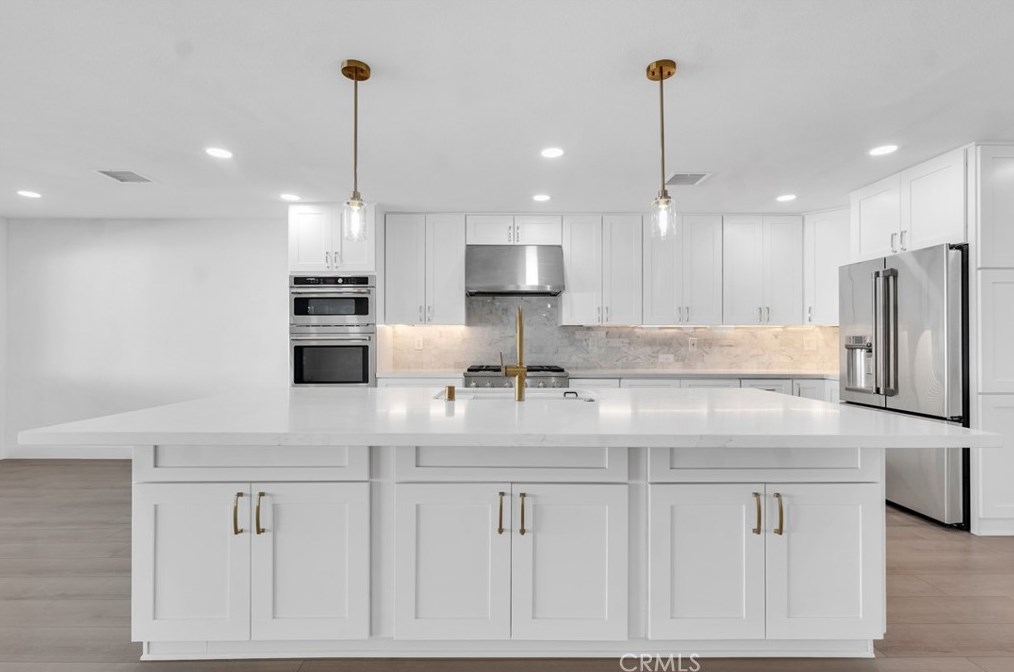 2739 Lakewood Pl, Thousand Oaks CA 91361-3310 exterior