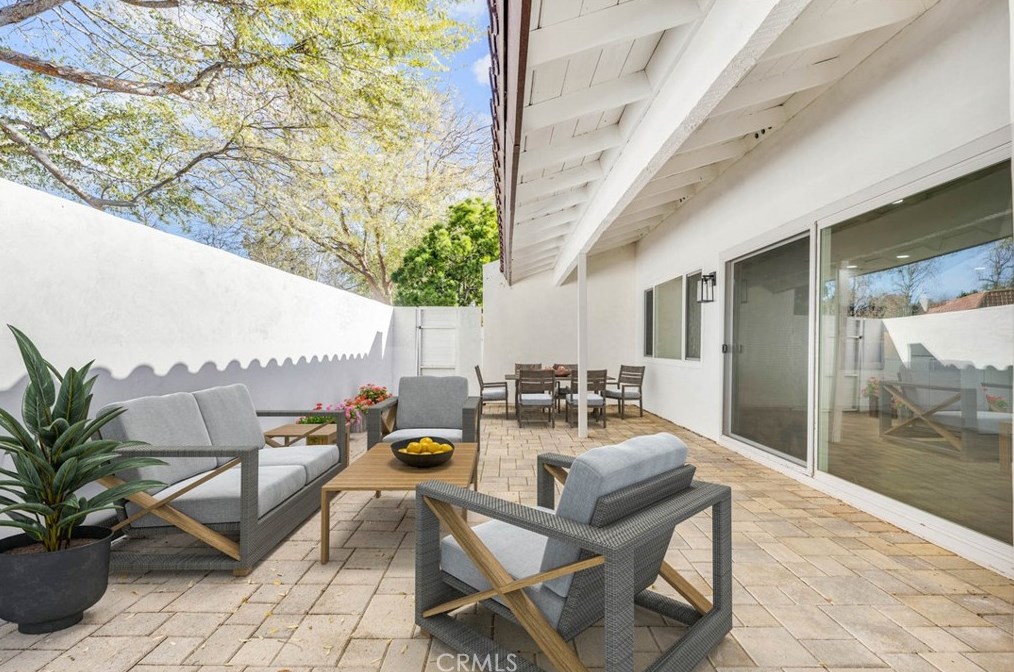 2739 Lakewood Pl, Thousand Oaks CA 91361-3310 exterior