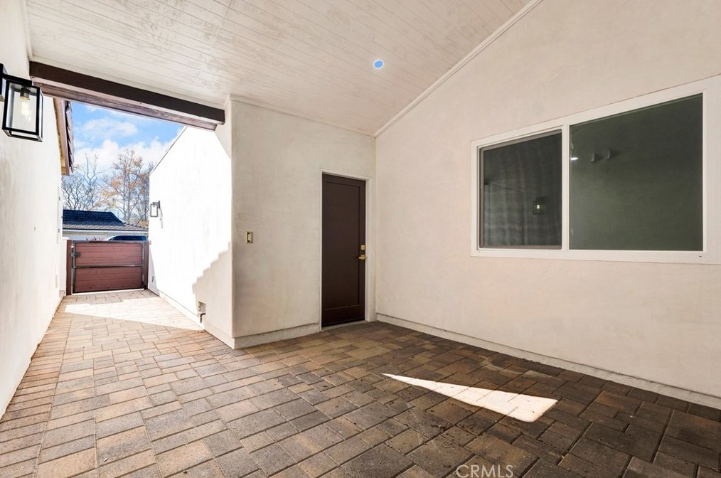 2739 Lakewood Pl, Thousand Oaks CA 91361-3310 exterior