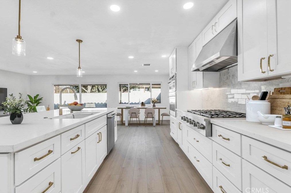 2739 Lakewood Pl, Thousand Oaks CA 91361-3310 exterior