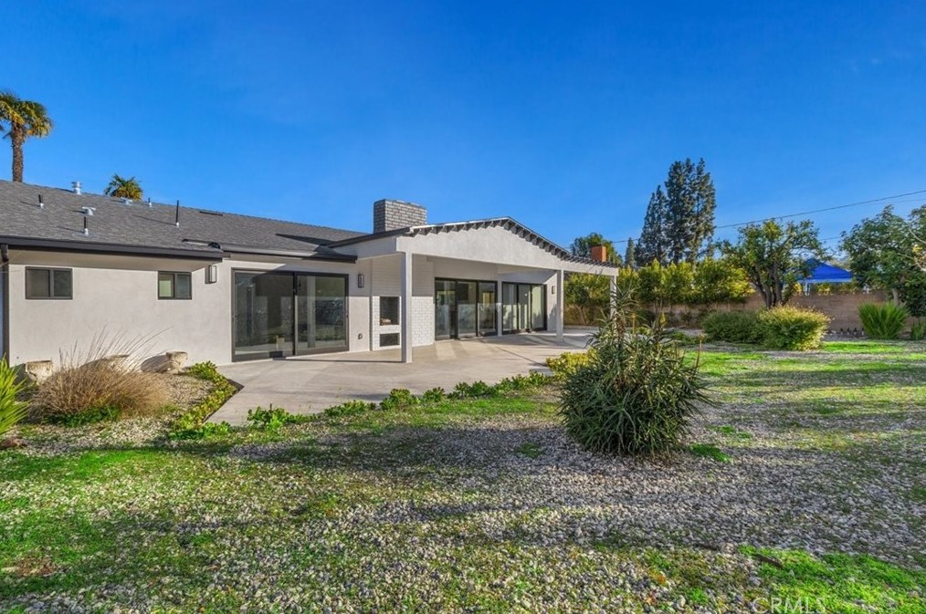 5301 Crebs Ave, Los Angeles CA  91356-4012 exterior