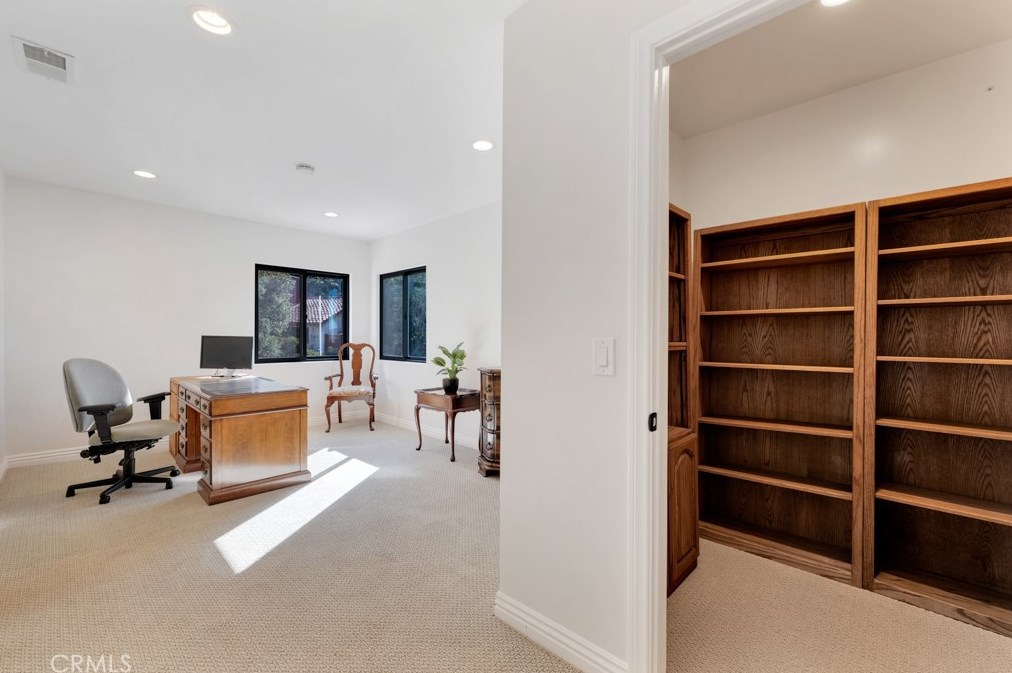 344 Corrine Hill Ct, Thousand Oaks CA  91320-4104 exterior