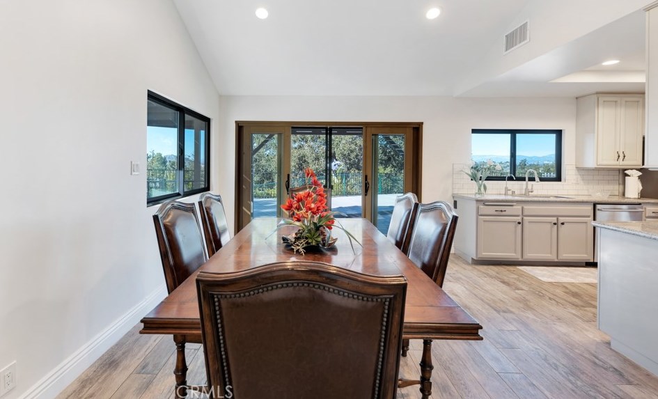 344 Corrine Hill Ct, Thousand Oaks CA  91320-4104 exterior