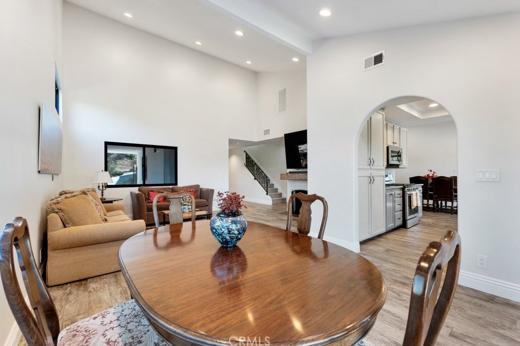 344 Corrine Hill Ct, Thousand Oaks CA  91320-4104 exterior