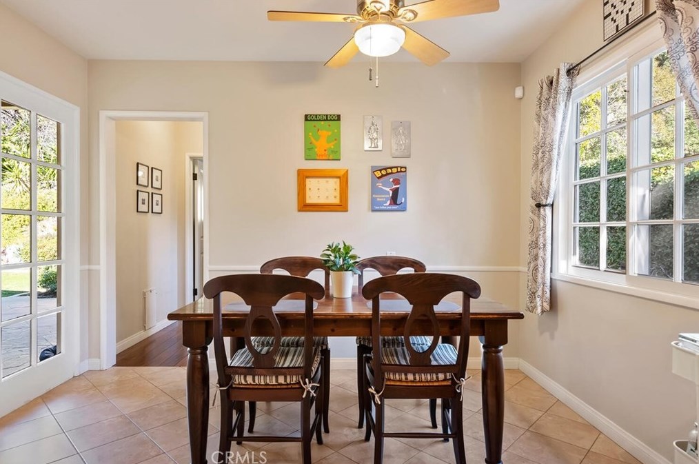 4080 Hayvenhurst Dr, Van Nuys CA  91436-3645 exterior