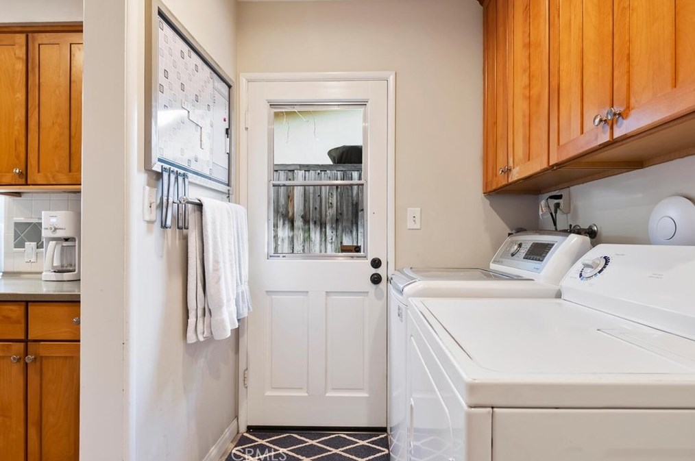 4080 Hayvenhurst Dr, Van Nuys CA  91436-3645 exterior