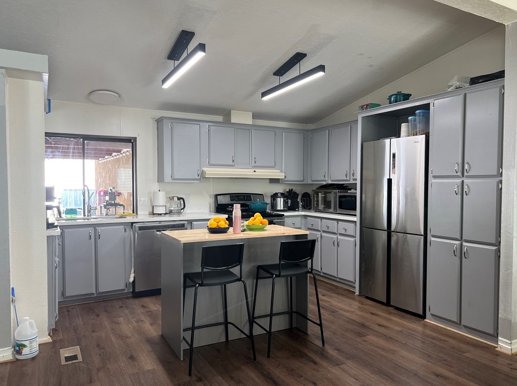 31921 Emerald Ln, Santa Clarita CA  91384-3102 exterior