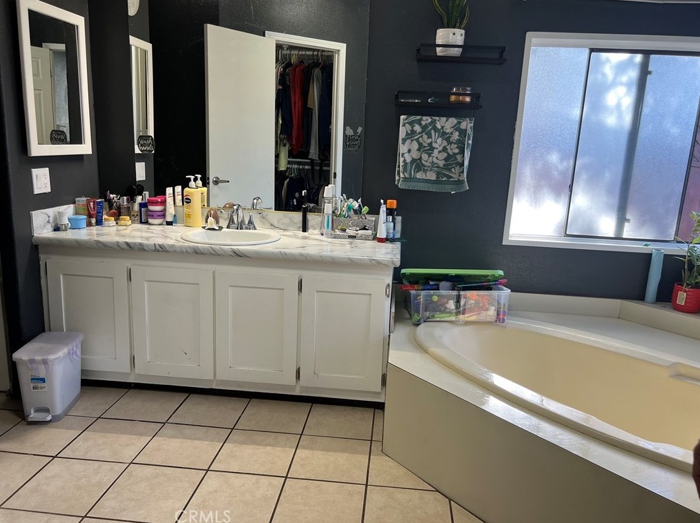 31921 Emerald Ln, Santa Clarita CA  91384-3102 exterior
