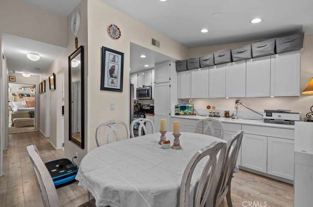 26132 Huerta Dr, Santa Clarita, CA 91355