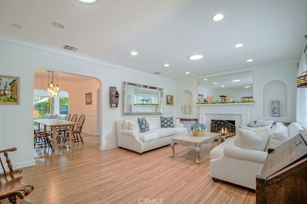 2564 Armacost Ave, Los Angeles CA  90064-2716 exterior