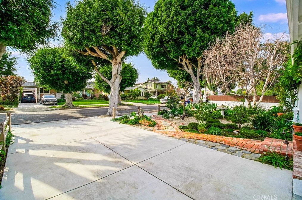2564 Armacost Ave, Los Angeles CA  90064-2716 exterior