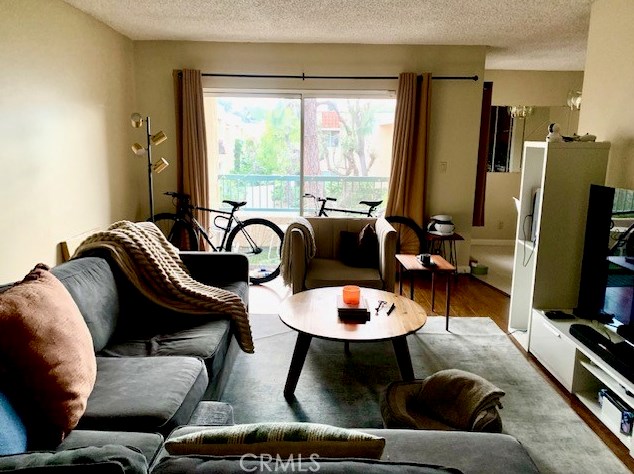 18307 Burbank Blvd #82, Los Angeles, CA 91356