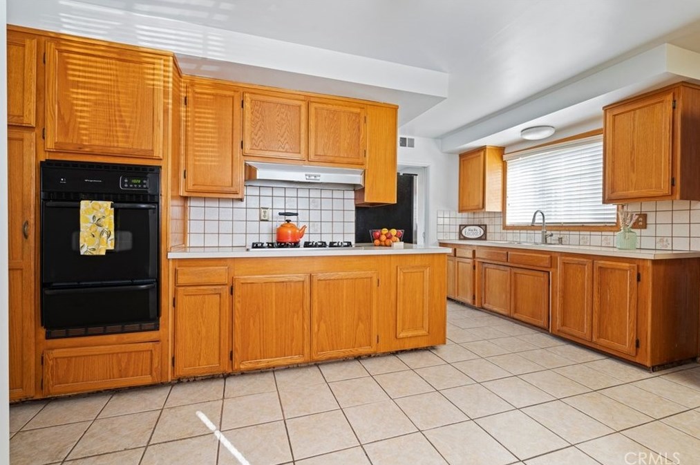 1027 Douglas Ave, Oxnard, CA 93030-4416