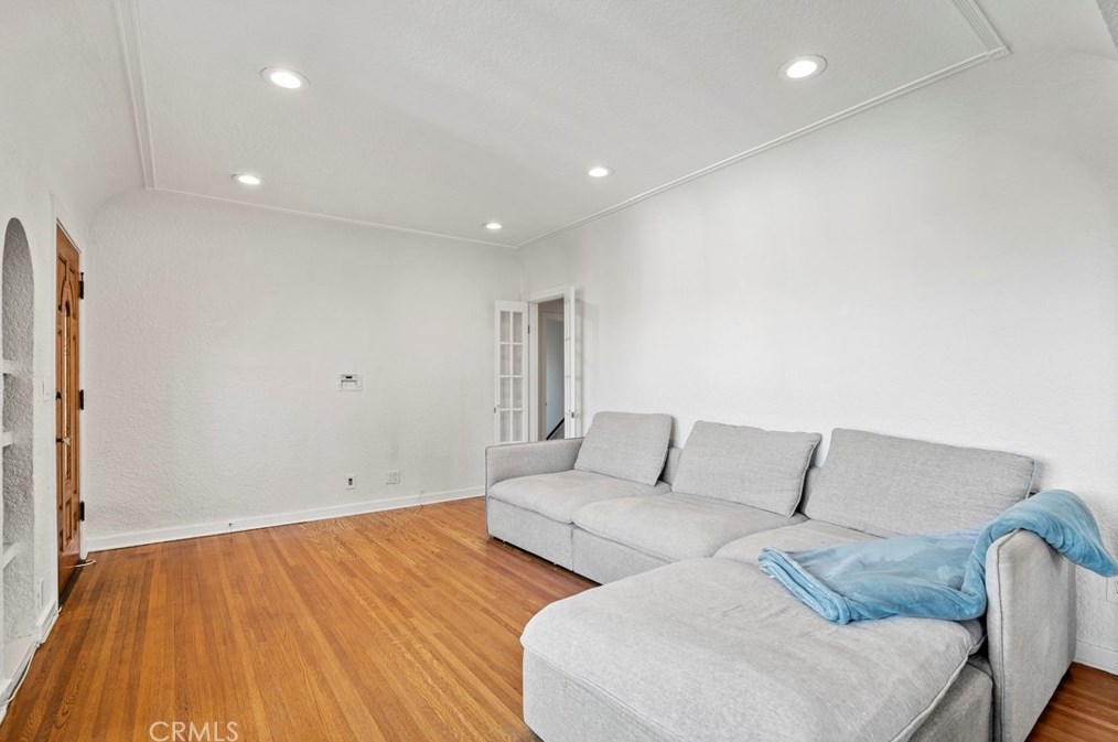 2559 Corralitas Dr, Los Angeles CA  90039-4002 exterior