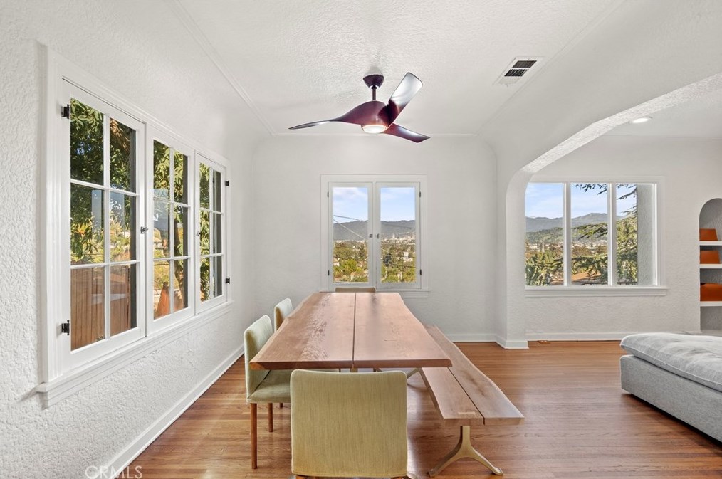 2559 Corralitas Dr, Los Angeles CA  90039-4002 exterior