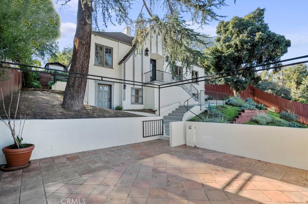 2559 Corralitas Dr, Los Angeles CA  90039-4002 exterior