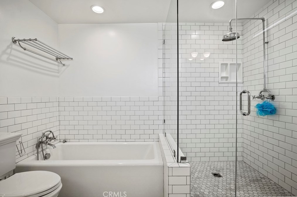 2559 Corralitas Dr, Los Angeles CA  90039-4002 exterior