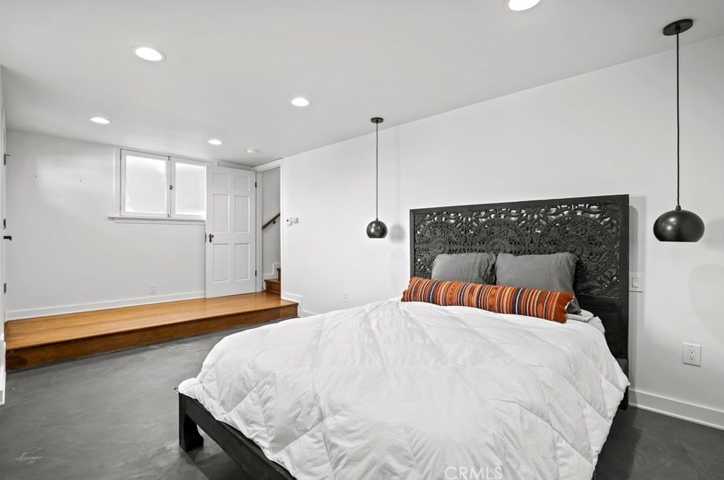 2559 Corralitas Dr, Los Angeles CA  90039-4002 exterior