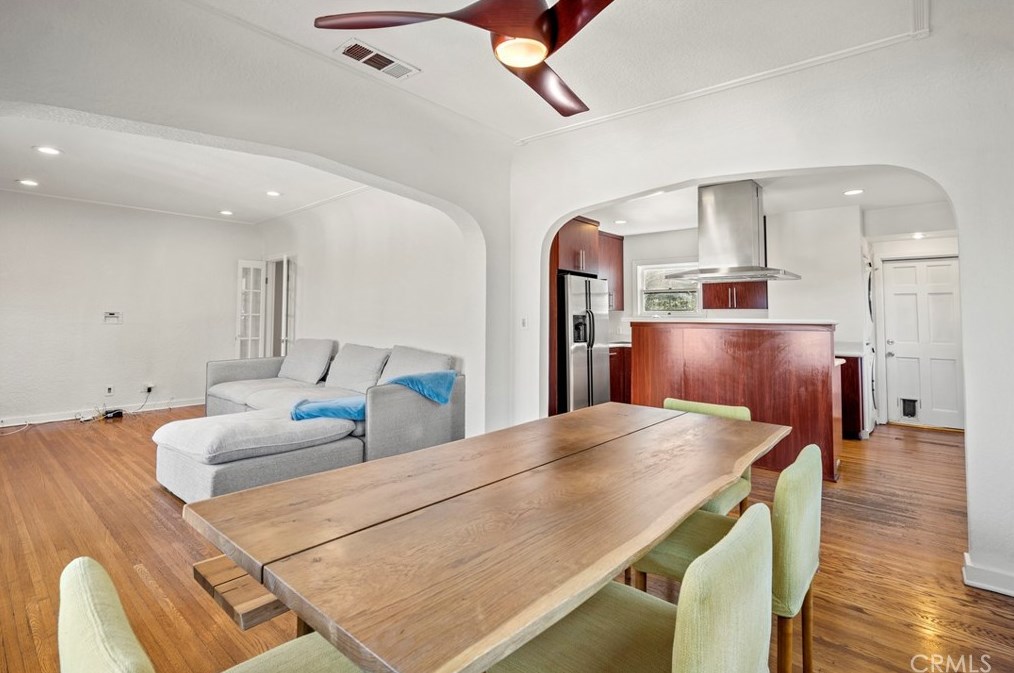 2559 Corralitas Dr, Los Angeles CA  90039-4002 exterior
