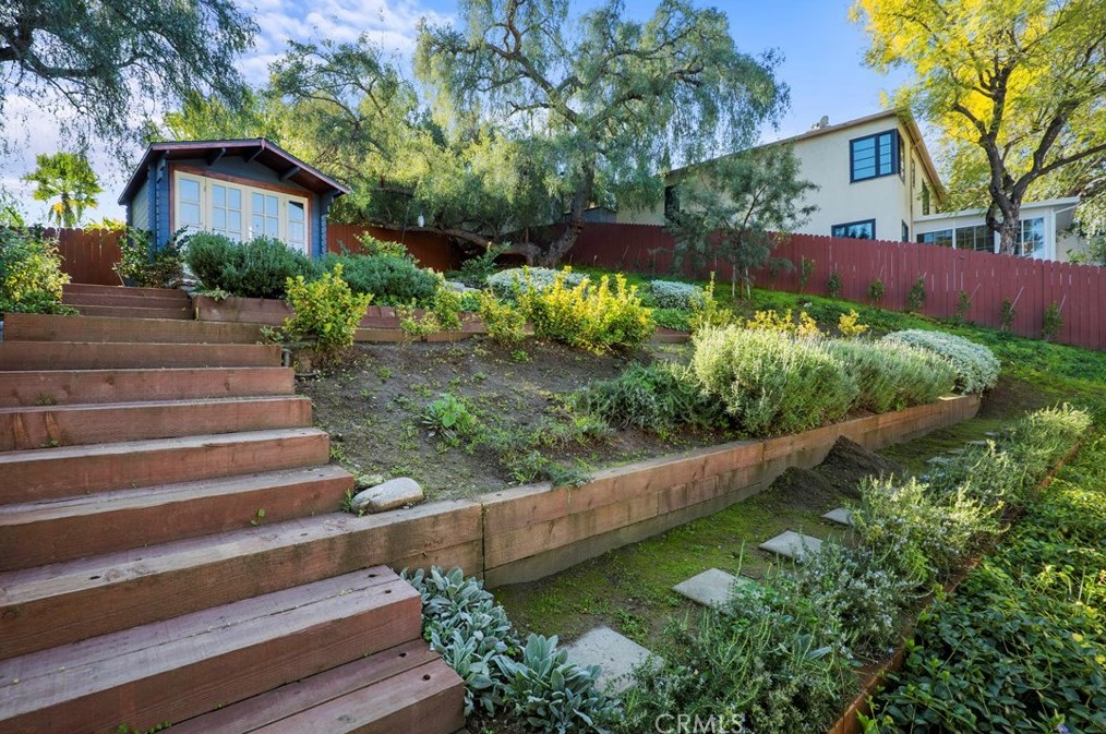 2559 Corralitas Dr, Los Angeles CA  90039-4002 exterior