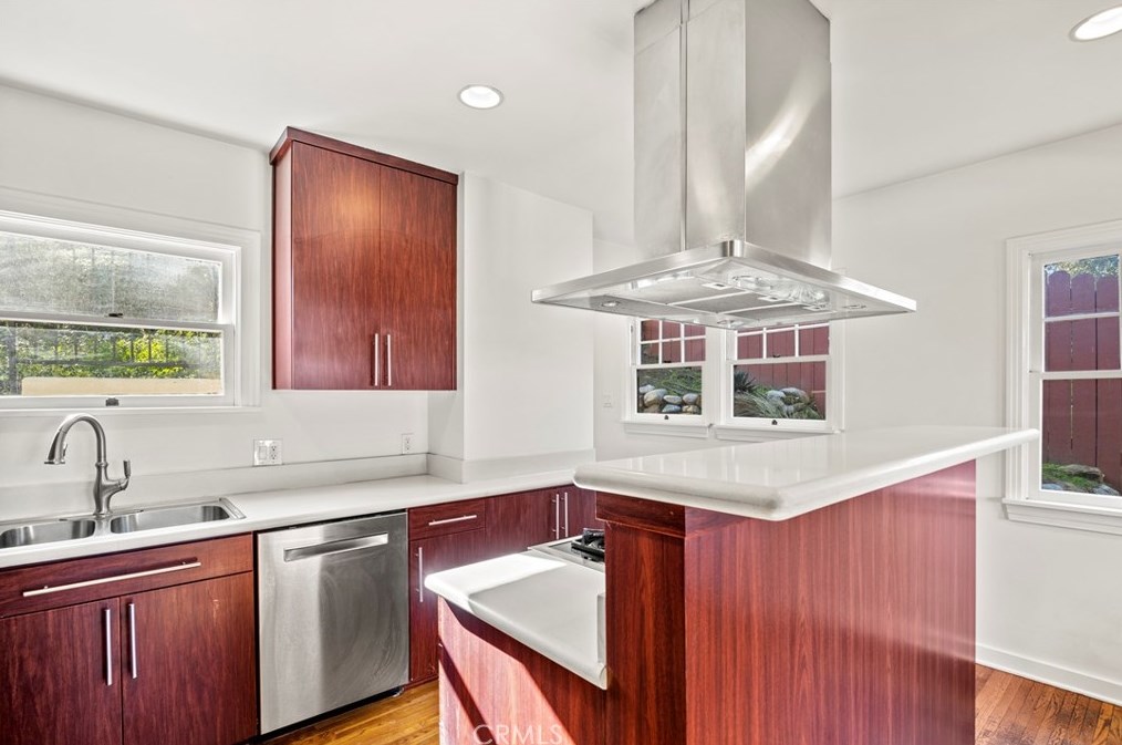 2559 Corralitas Dr, Los Angeles CA  90039-4002 exterior